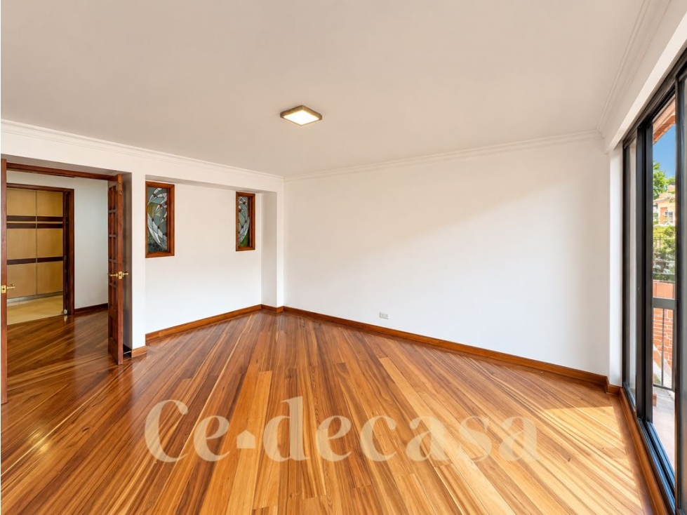 VENDEMOS AMPLIO APARTAMENTO EN ROSALES BAJO PARA REMODELAR — foto 6