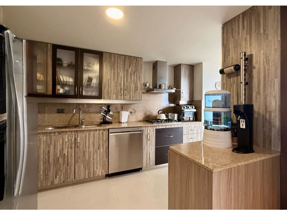 VENDEMOS APARTAMENTO CON SUPER VISTA EN UNIDAD FAMILIAR SECTOR TESORO — foto 4