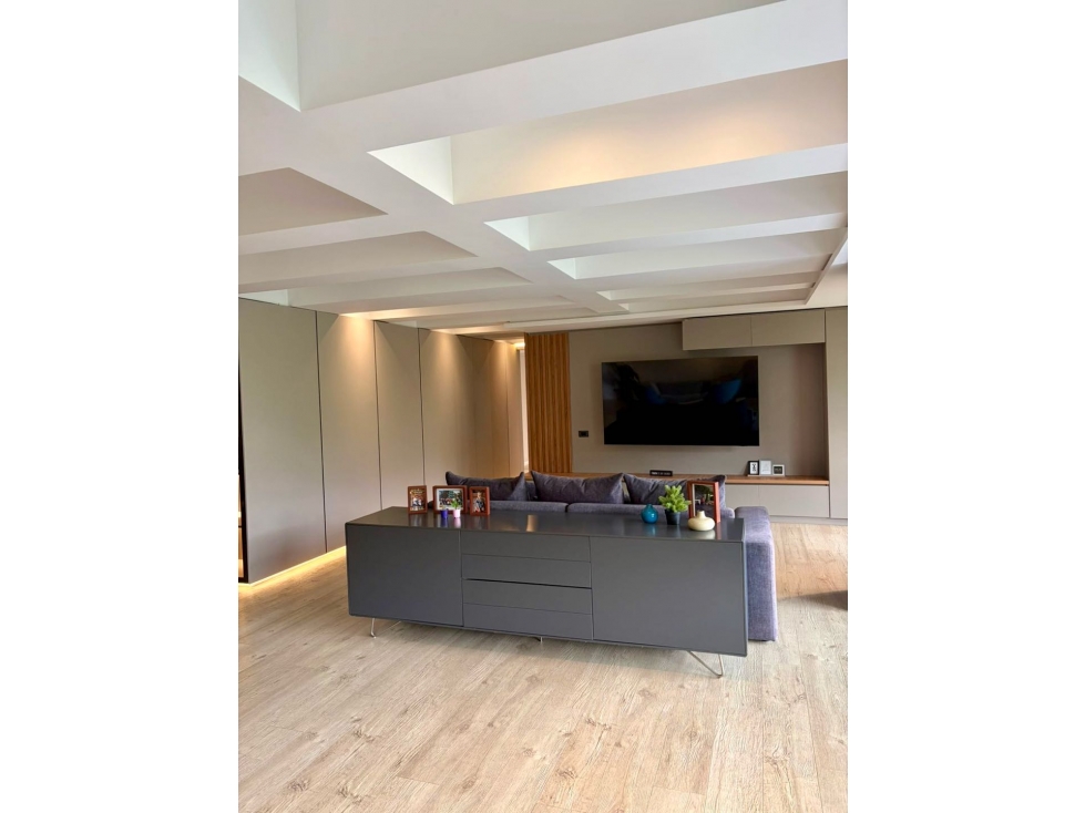 VENTA DE APARTAMENTO DÉ LUJO REMODELADO EN ÉL POBLADO SECTOR LOMAS 2 — foto 5