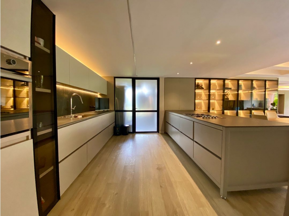 VENTA DE APARTAMENTO DE LUJO REMODELADO EN LAS LOMAS EL POBLADO — foto 6