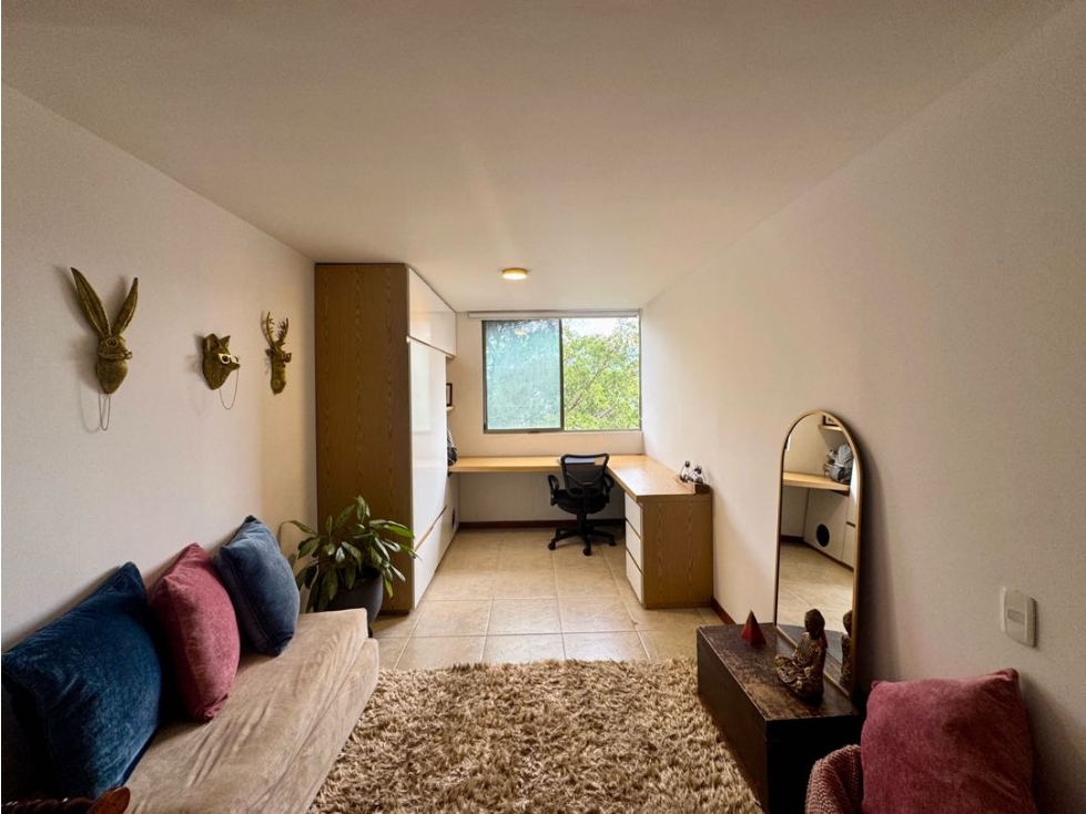 VENDEMOS APARTAMENTO DUPLEX ESQUINERO CON VISTA VERDE SECTOR SAN LUCAS — foto 2
