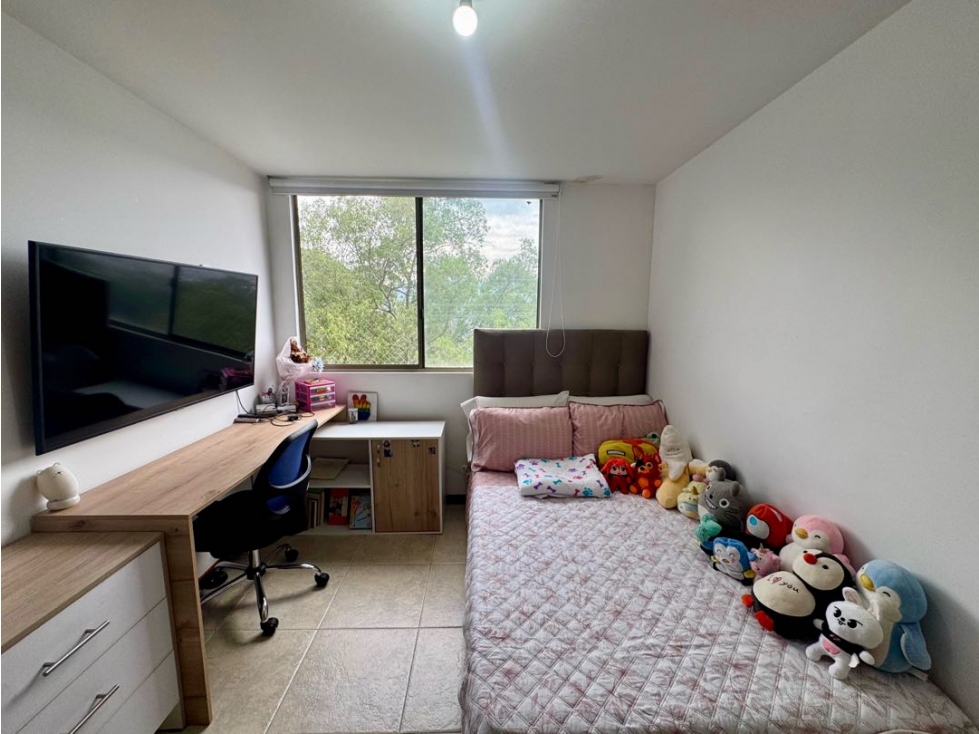 VENDEMOS APARTAMENTO DUPLEX ESQUINERO CON VISTA VERDE SECTOR SAN LUCAS — foto 4