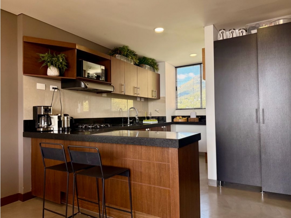 VENDEMOS APARTAMENTO DUPLEX MODERNO SECTOR TESORO 3 ALCOBAS — foto 4