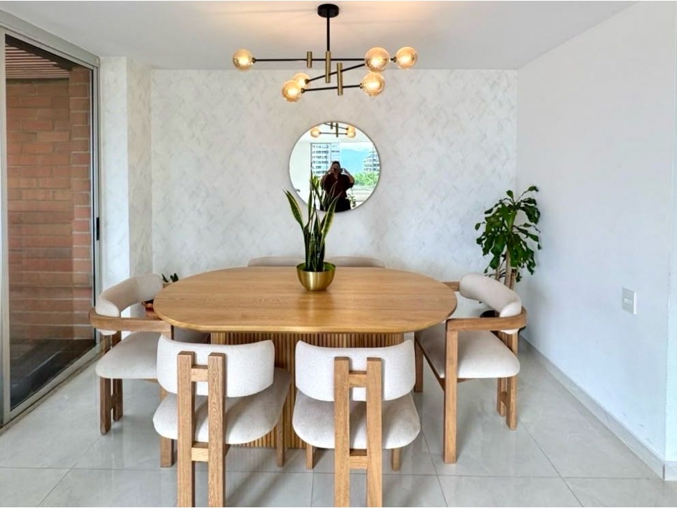VENDEMOS APARTAMENTO DUPLEX REMODELADO SECTOR EL TESORO — foto 2