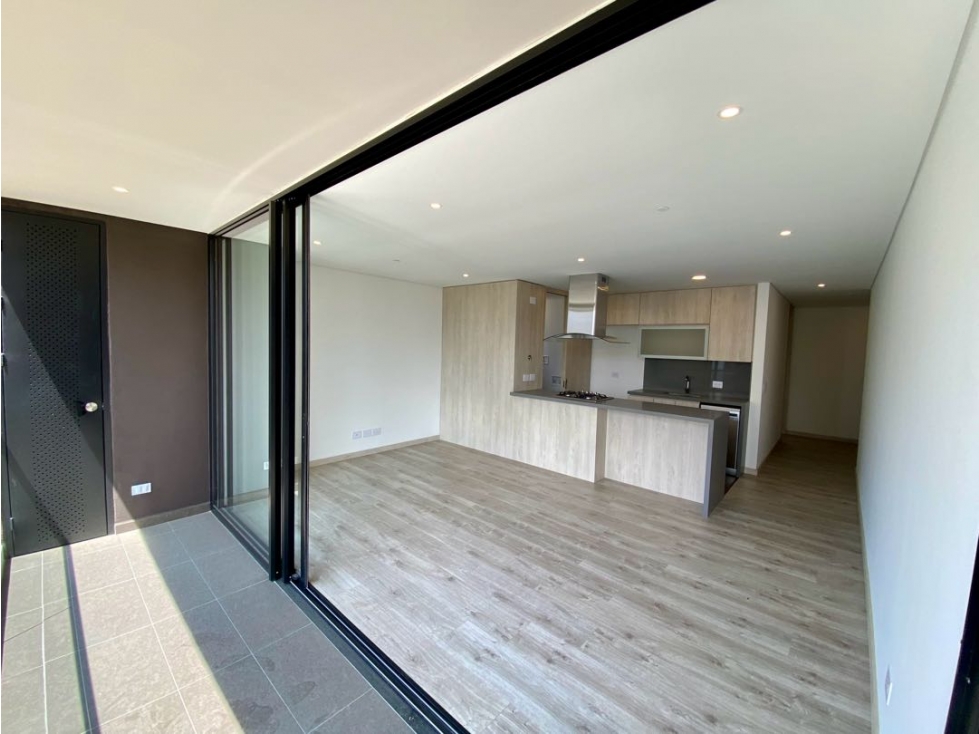 VENDEMOS APARTAMENTO NUEVO EN ALTOS DEL POBLADO — foto 3