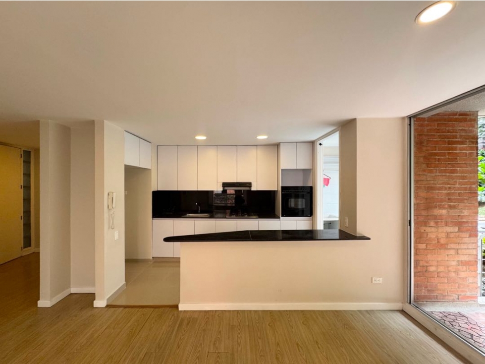 VENDEMOS APARTAMENTO EN BARRIO LALINDE