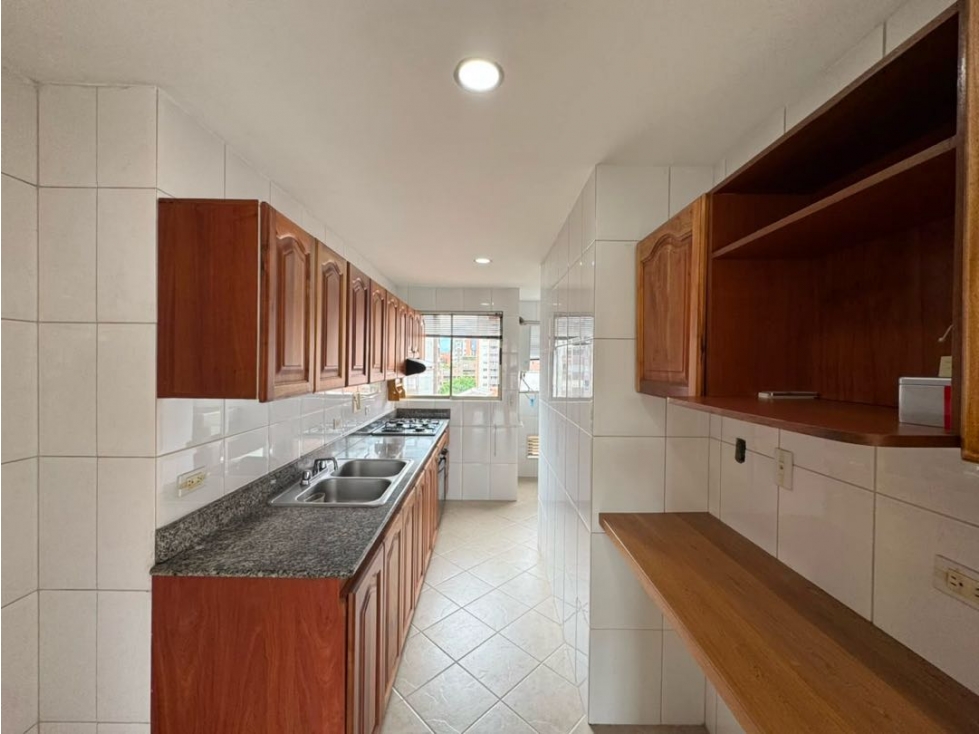 VENDEMOS APARTAMENTO EN BARRIO LALINDE CON VISTA AL SUR SIN PONIENTE — foto 4