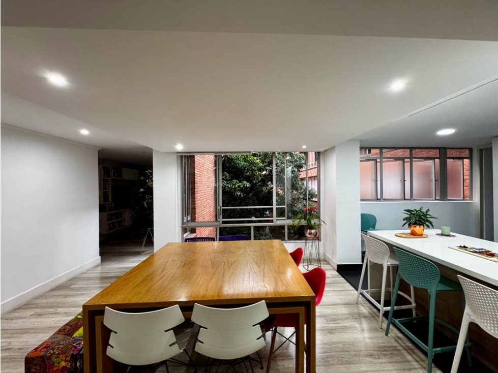 VENDEMOS APARTAMENTO REMODELADO MILLA DE ORO EN UNIDAD FAMILIAR — foto 2