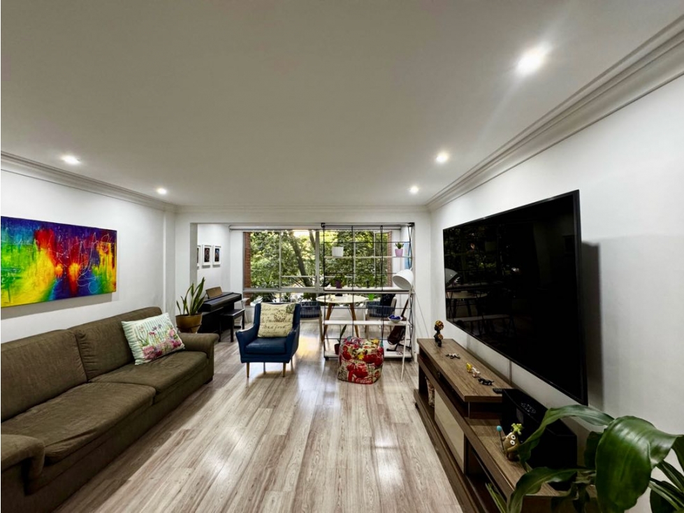 VENDEMOS APARTAMENTO REMODELADO MILLA DE ORO EN UNIDAD FAMILIAR — foto 3