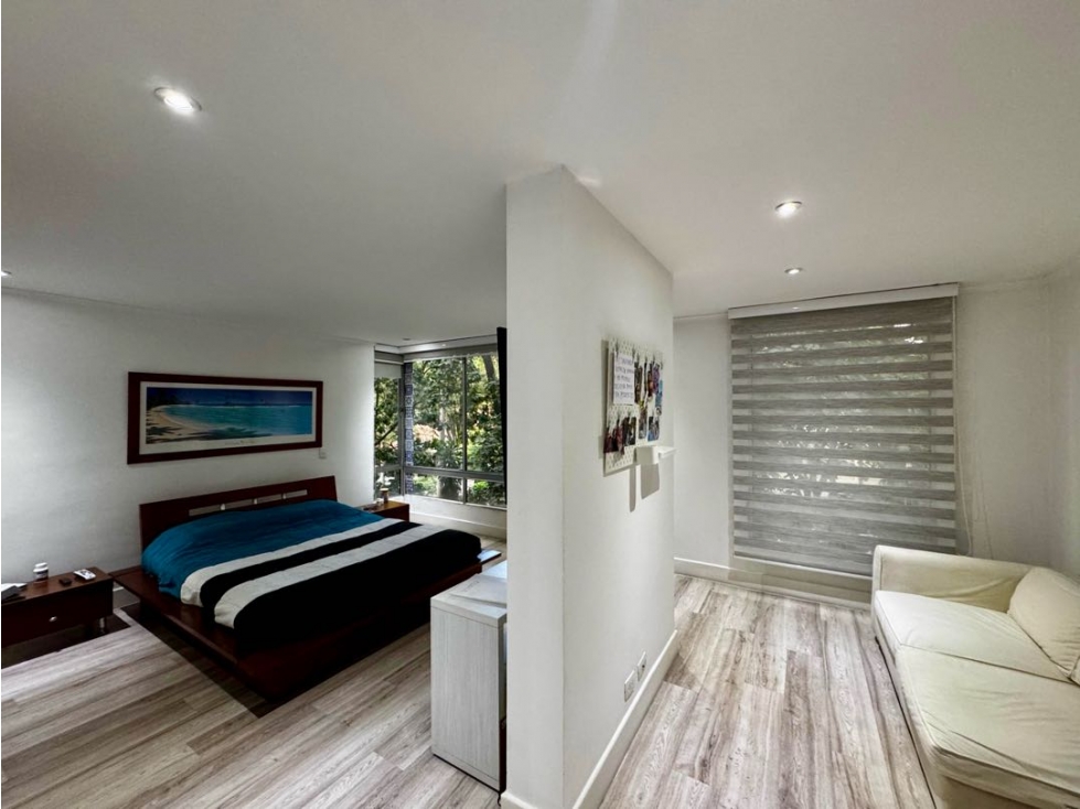 VENDEMOS APARTAMENTO REMODELADO MILLA DE ORO EN UNIDAD FAMILIAR — foto 4