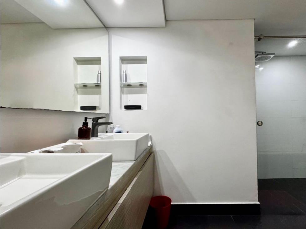VENDEMOS APARTAMENTO REMODELADO MILLA DE ORO EN UNIDAD FAMILIAR — foto 6