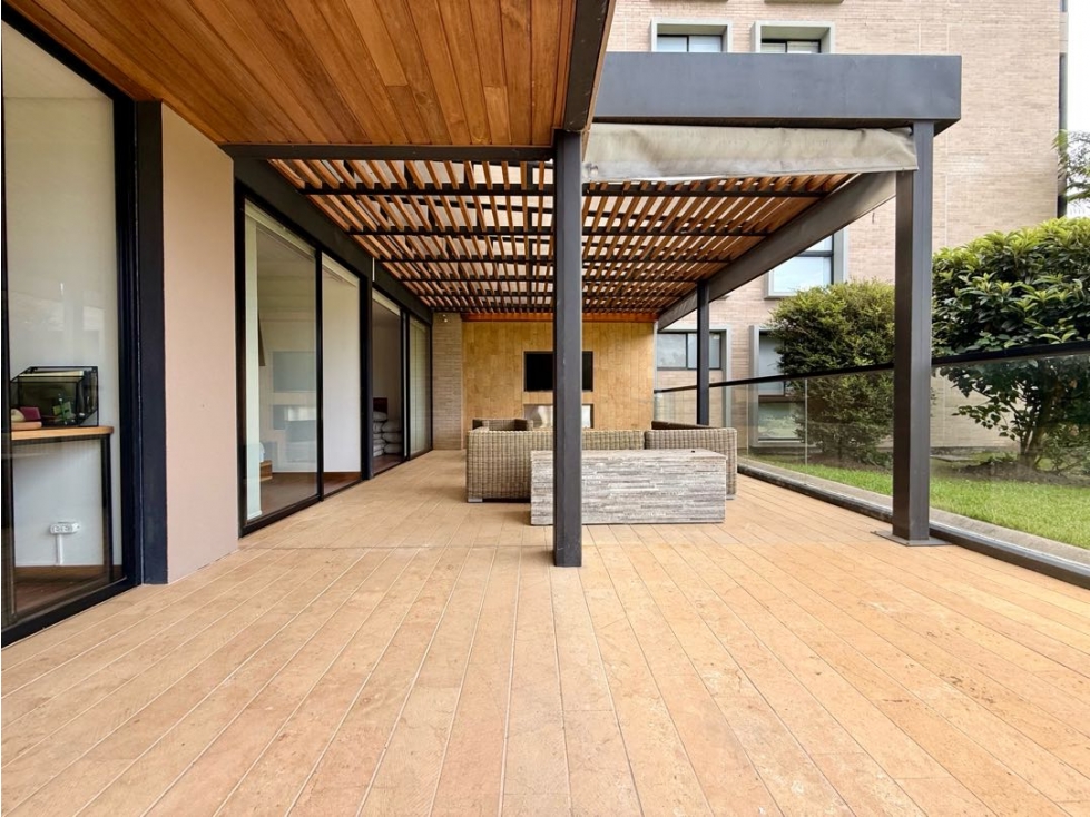 VENDEMOS APARTAMENTO EN LLANOGRANDE CON GRAN TERRAZA QUE MIRA AL GOLF — foto 3