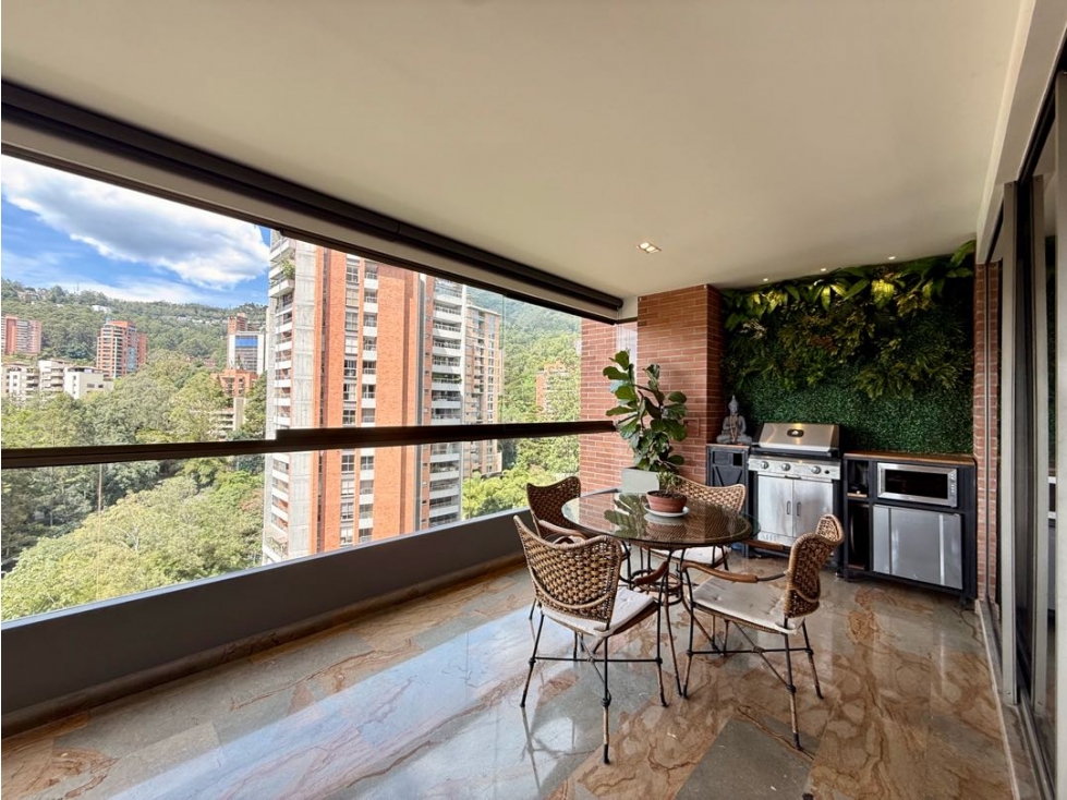 VENDEMOS APARTAMENTO ILUMINADO Y CON SUPER VISTA CALLE 10 POBLADO — foto 2