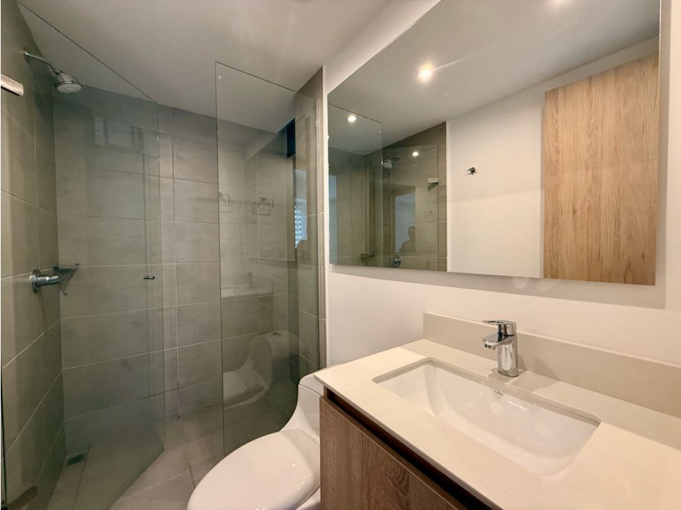 VENDEMOS APARTAMENTO MODERNO EL RETIRO — foto 5