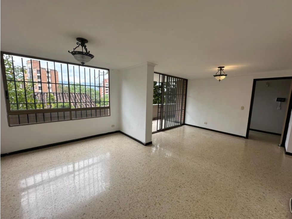 VENDEMOS APARTAMENTO PARA REMODELAR SECTOR LOS YARUMOS - POBLADO