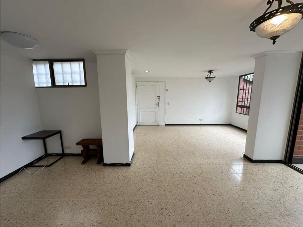 VENDEMOS APARTAMENTO PARA REMODELAR SECTOR LOS YARUMOS - POBLADO — foto 4