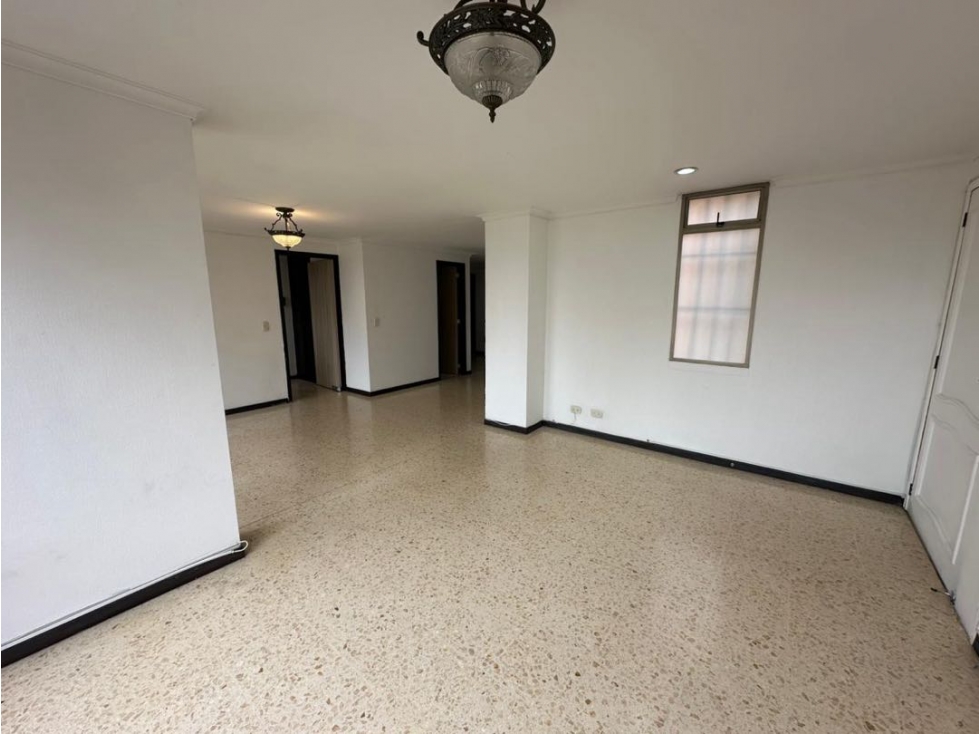 VENDEMOS APARTAMENTO PARA REMODELAR SECTOR LOS YARUMOS - POBLADO — foto 5