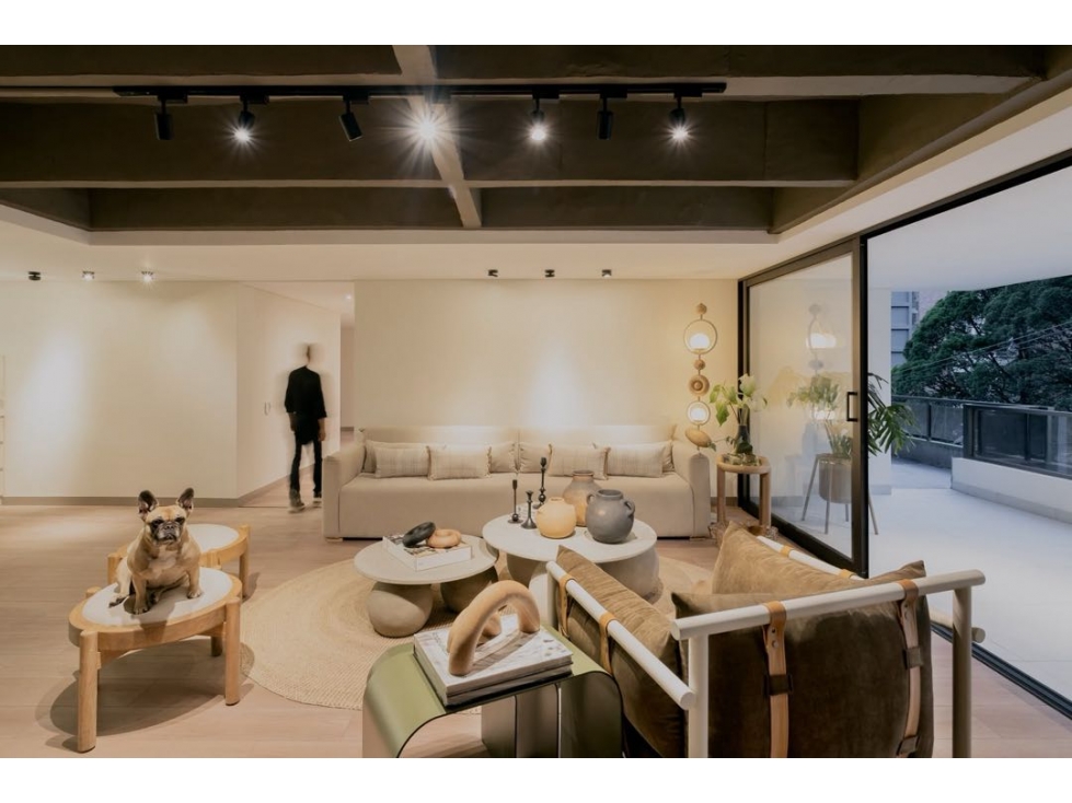 VENDEMOS APARTAMENTO REMODELADO CON AMPLIAS TERRAZAS EN EL POBLADO — foto 6
