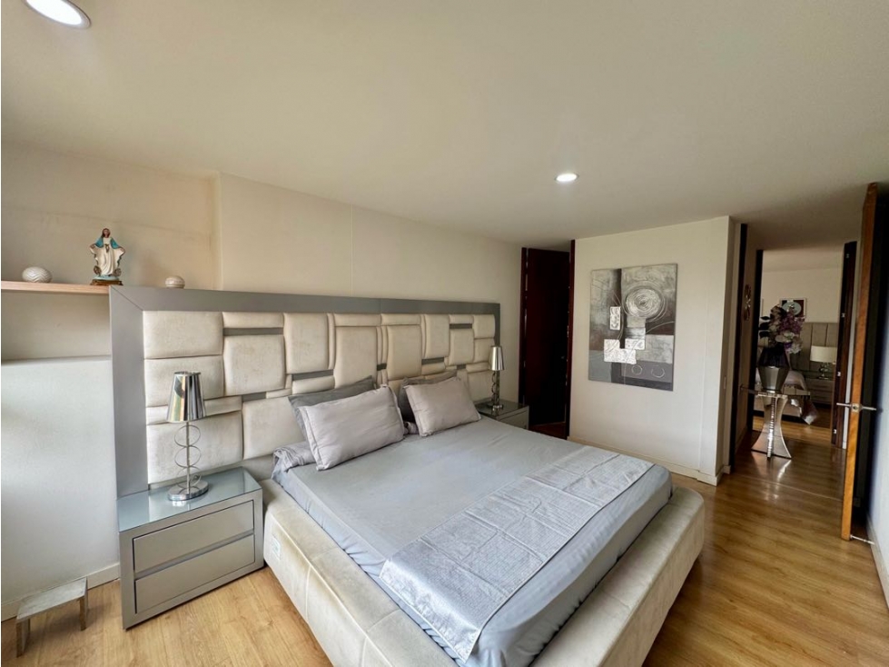 VENDEMOS APARTAMENTO REMODELADO SECTOR BALSOS CON VISTA VERDE — foto 5