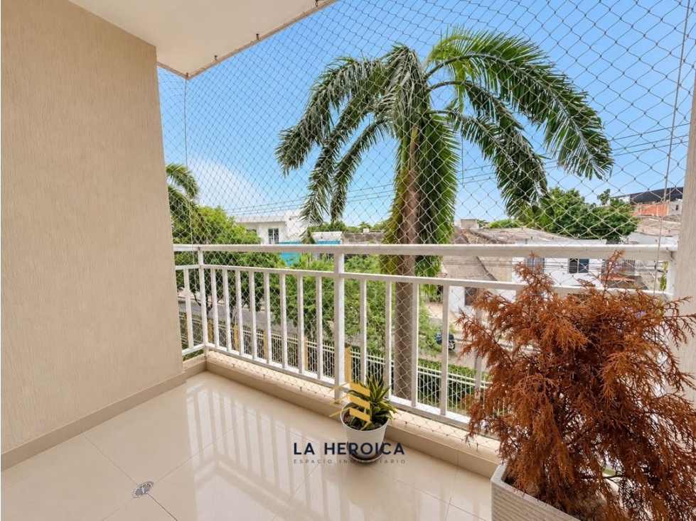 VENDEMOS APARTAMENTO REMODELADO EN PLAZUELA MAYOR — foto 2