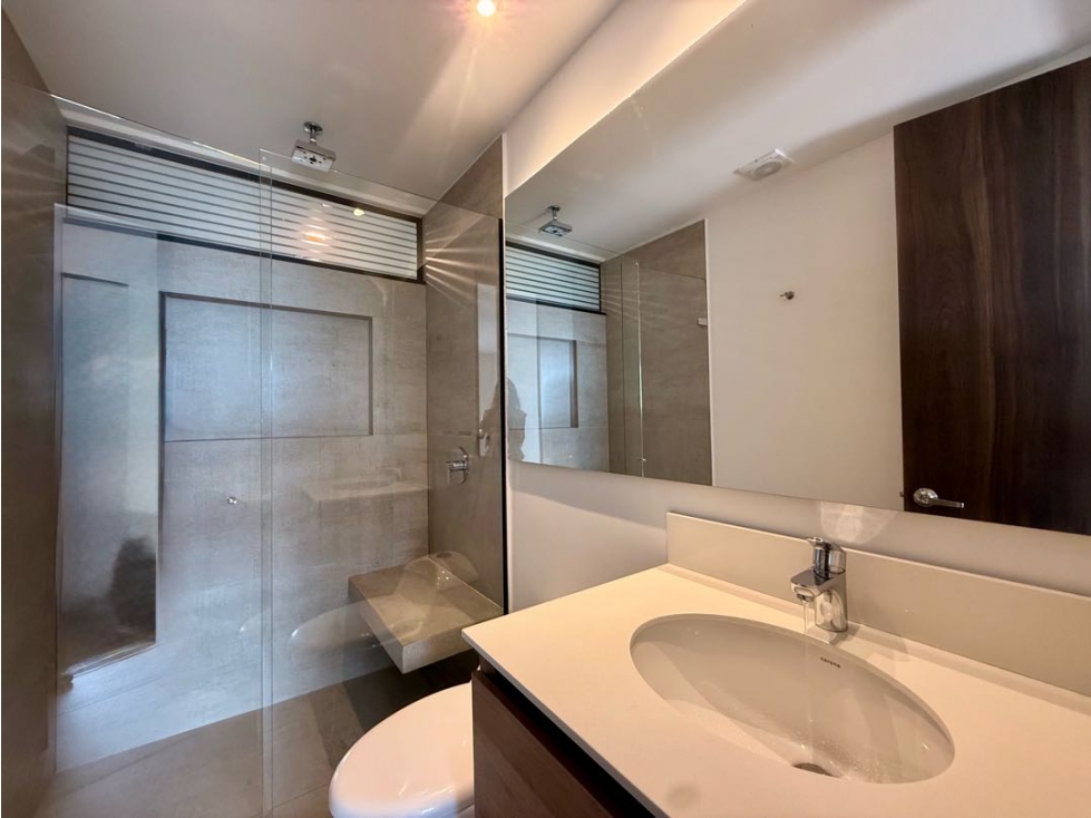 VENDEMOS APARTAMENTO SIERRAGRANDE CON VISTA VERDE — foto 4