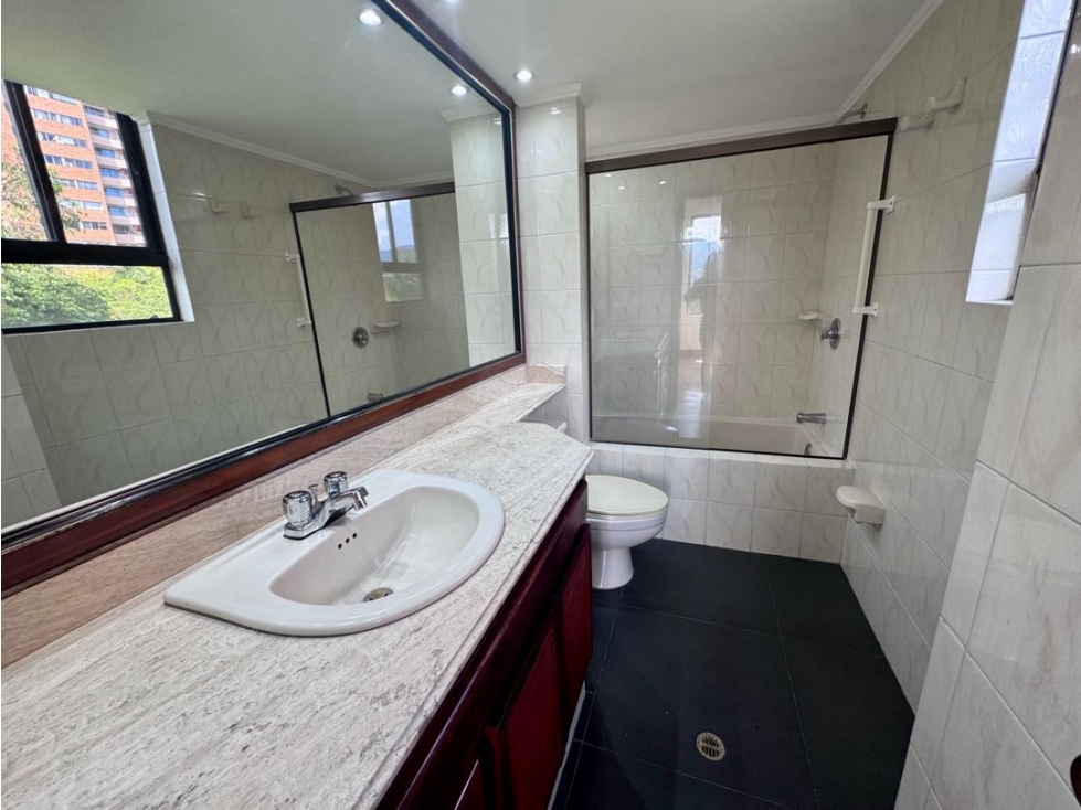 ARRIENDO 172mt cerca a la Clínica Medellín del Poblado UNIDAD — foto 4