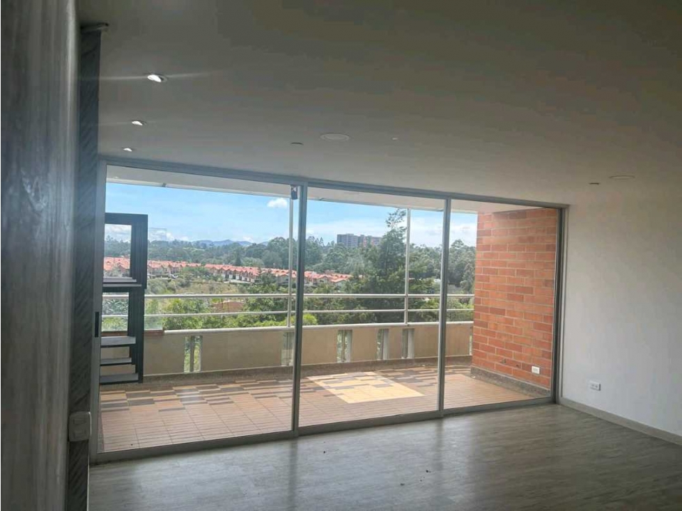 RENTAMOS APTO CAMPESTRE CON AMPLIA TERRAZA Y VISTA VERDE