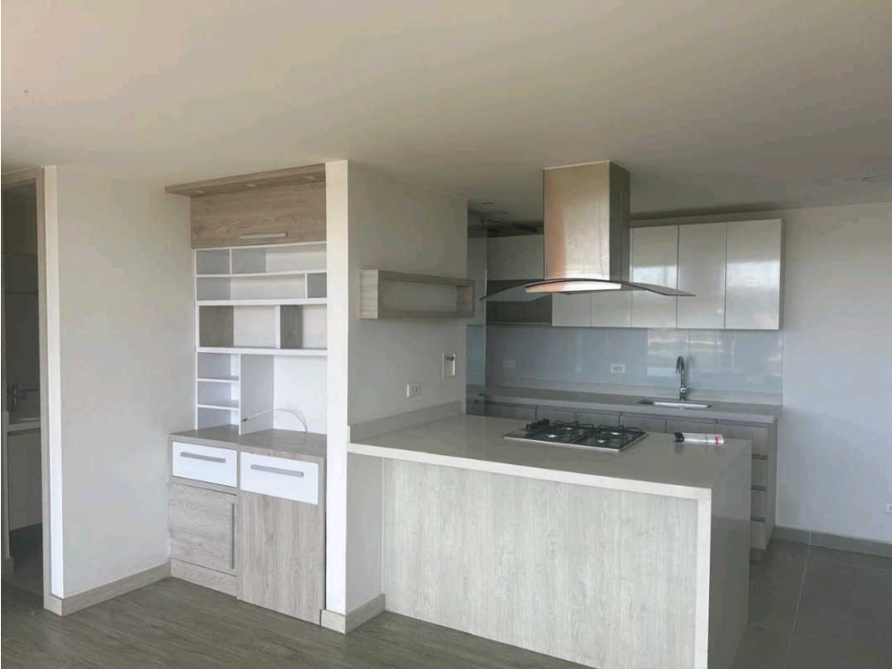 RENTAMOS APTO CAMPESTRE CON AMPLIA TERRAZA Y VISTA VERDE — foto 4