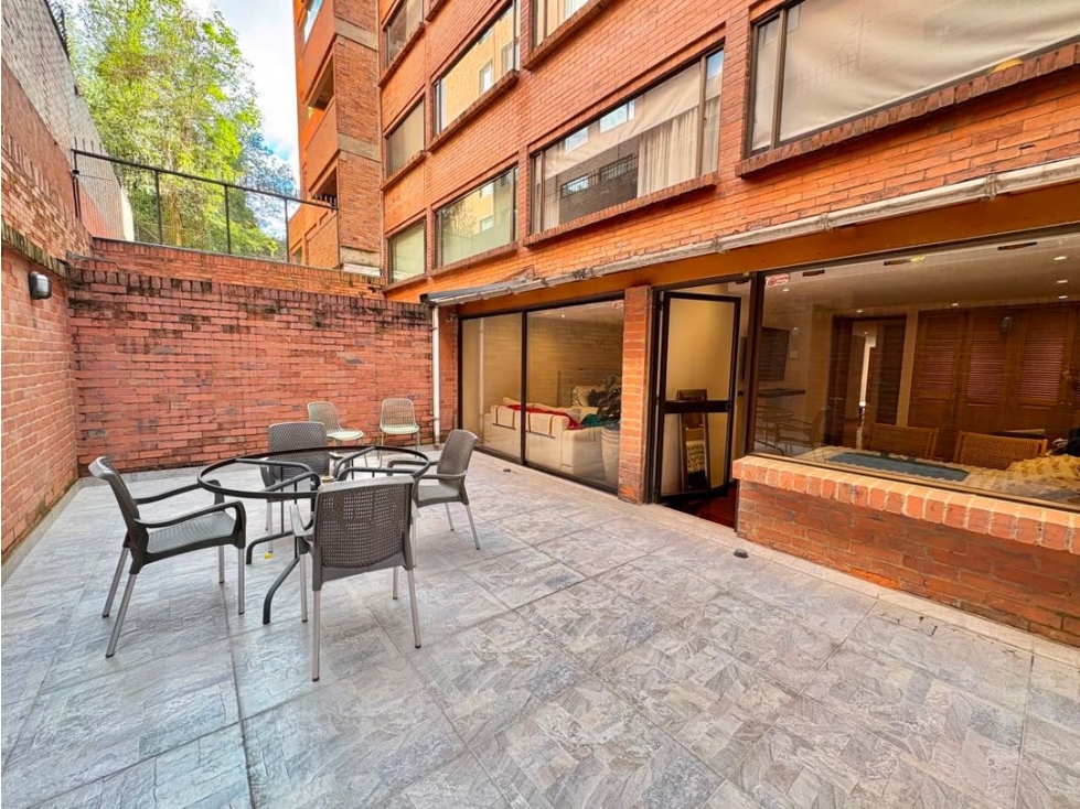 VENDEMOS APTO. REMODELADO CON TERRAZA EN ROSALES — foto 4