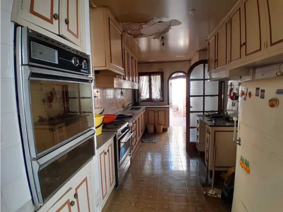 Casa en Venta a refaccionar a mts de Emilio Civit, Ciudad, Mendoza. — foto 2