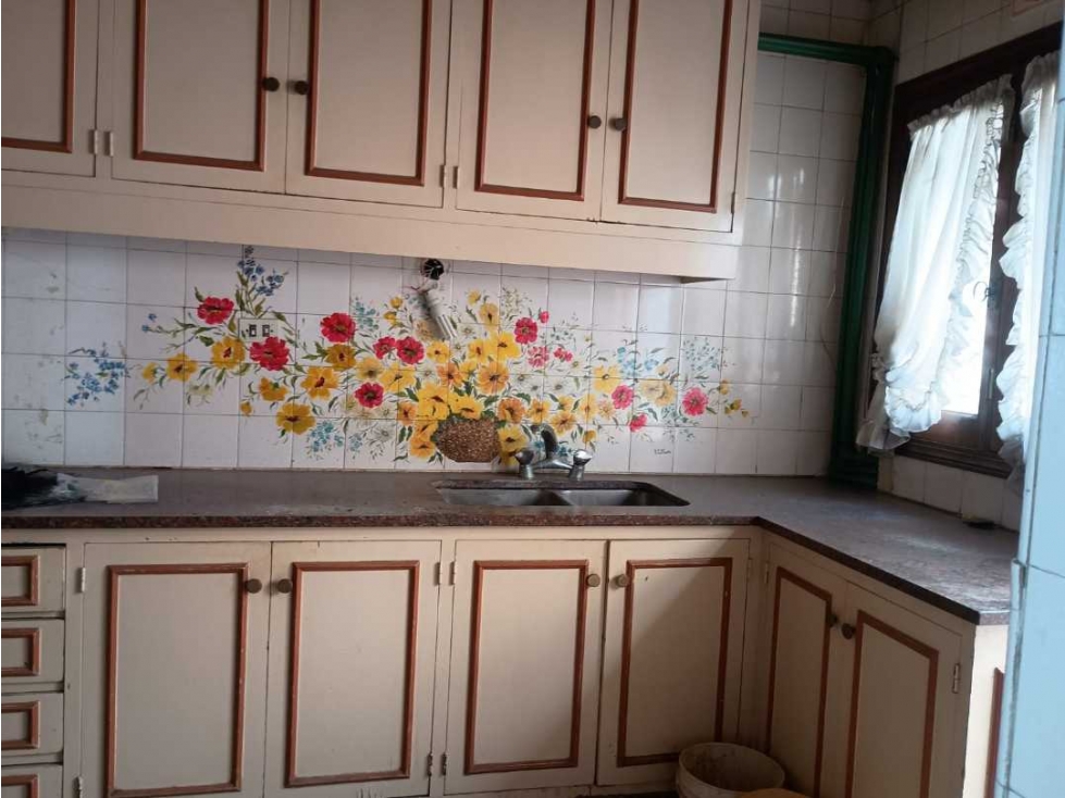 Casa en Venta a refaccionar a mts de Emilio Civit, Ciudad, Mendoza. — foto 4