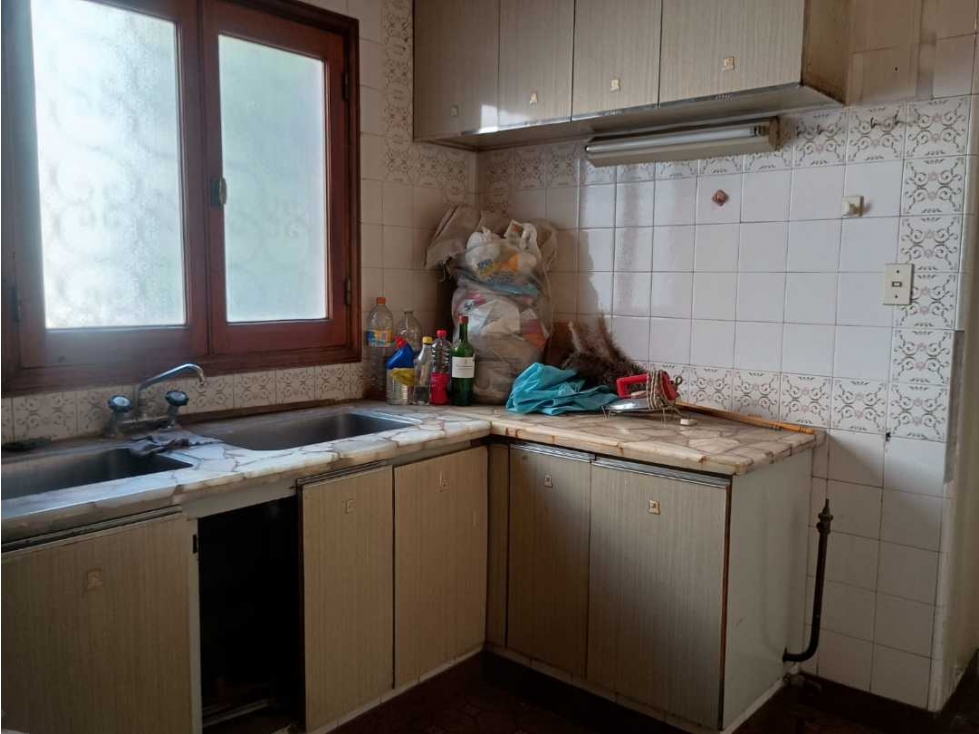 Casa en Venta a refaccionar a mts de Emilio Civit, Ciudad, Mendoza. — foto 6