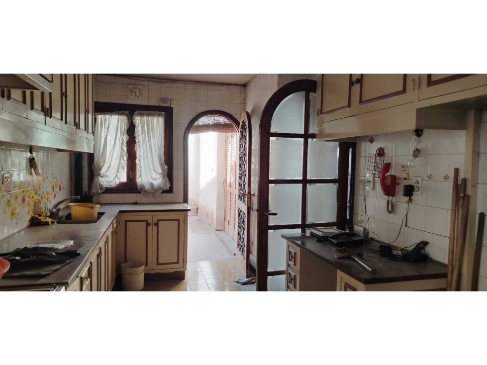Casa en Venta a refaccionar a mts de Emilio Civit, Ciudad, Mendoza. — foto 3
