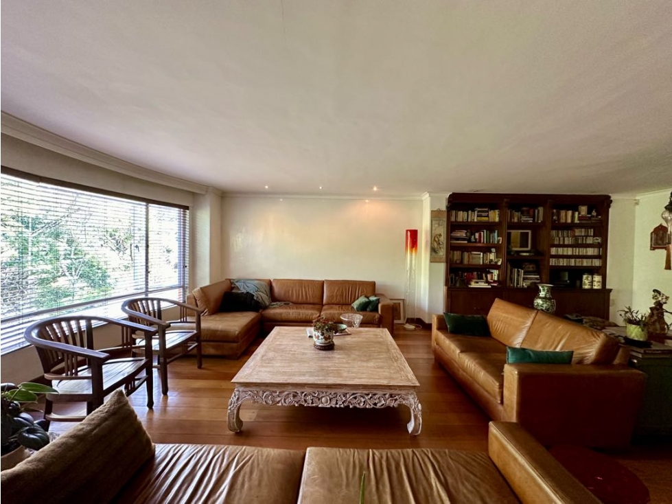 VENDEMOS CASA con 3 niveles en urbanización cerrada sector San Lucas — foto 3