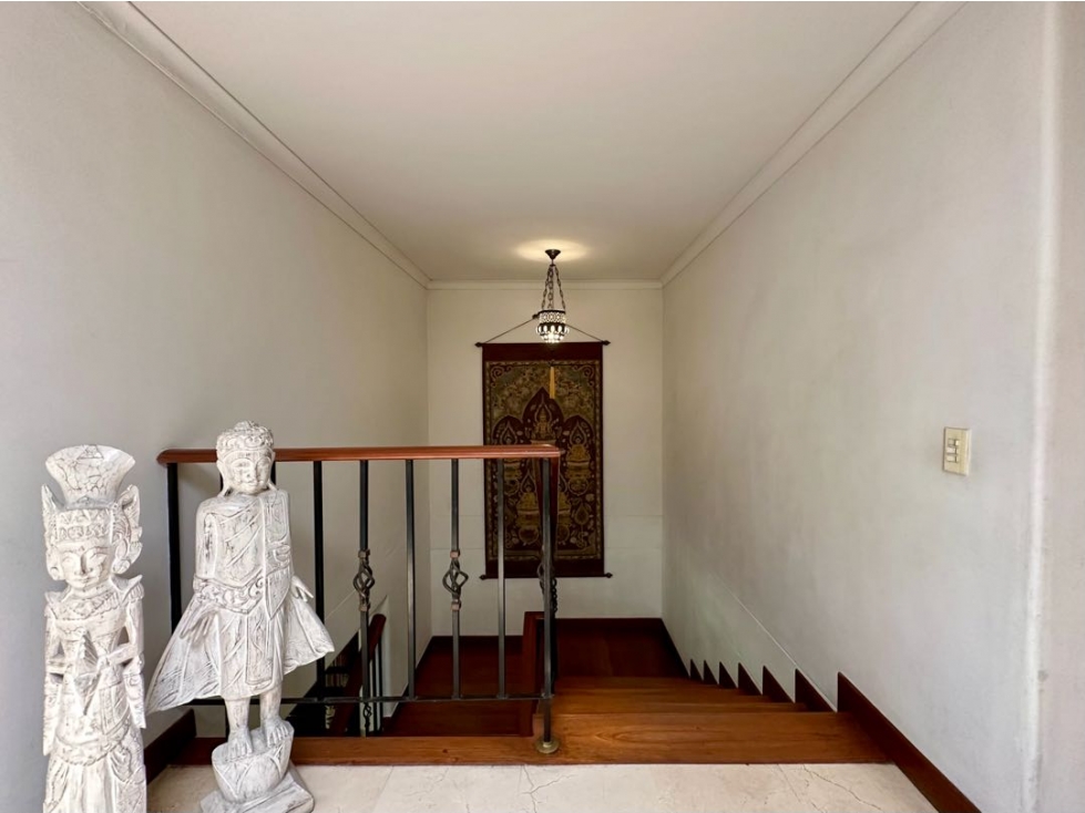 VENDEMOS CASA con 3 niveles en urbanización cerrada sector San Lucas — foto 6