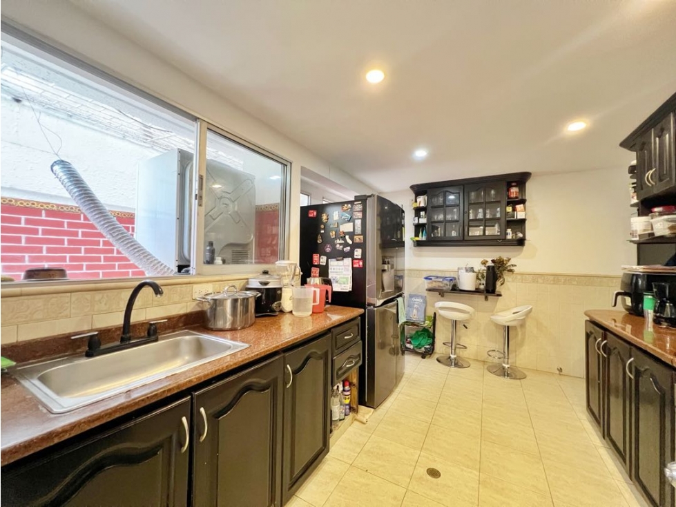 Vendemos CASA 4 alcobas + apartasuite para rentar en Manga Cartagena — foto 4