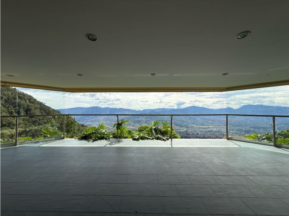 VENDEMOS CASA CON SUPER VISTA EN UNIDAD CERRADA PALMAS — foto 2