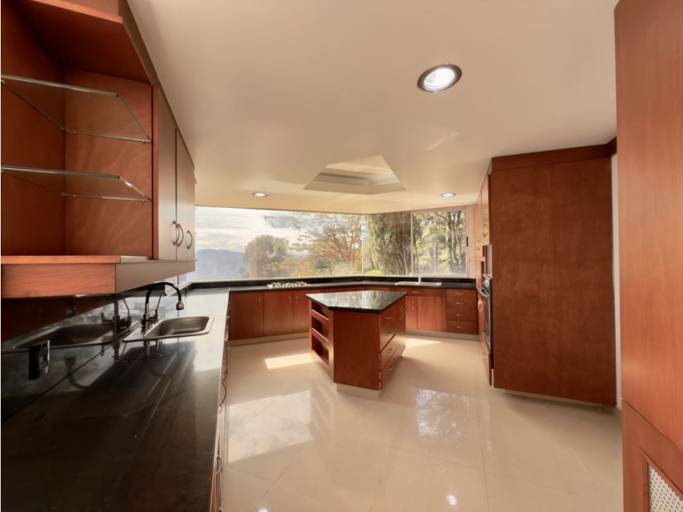 VENDEMOS CASA CON SUPER VISTA EN UNIDAD CERRADA PALMAS — foto 5