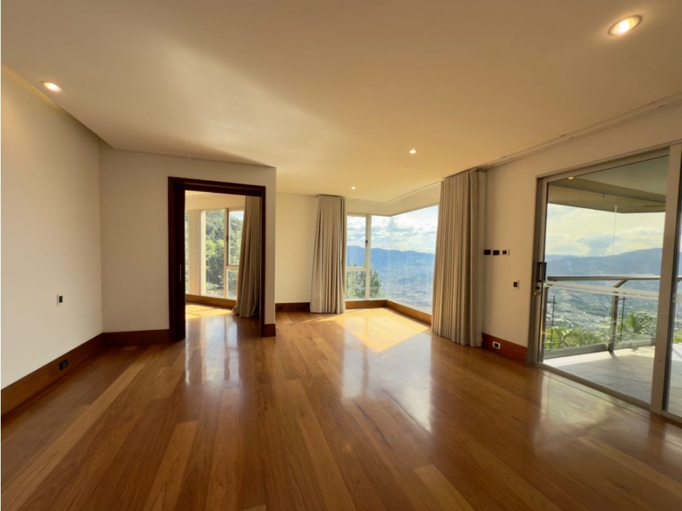 VENDEMOS CASA CON SUPER VISTA EN UNIDAD CERRADA PALMAS — foto 6
