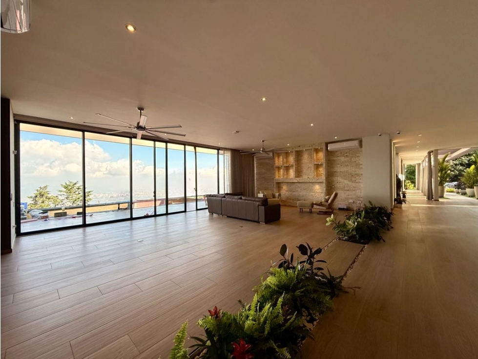 VENDEMOS CASA DE LUJO PARA ESTRENAR CON SÚPER VISTA EN UNIDAD CERRADA — foto 5