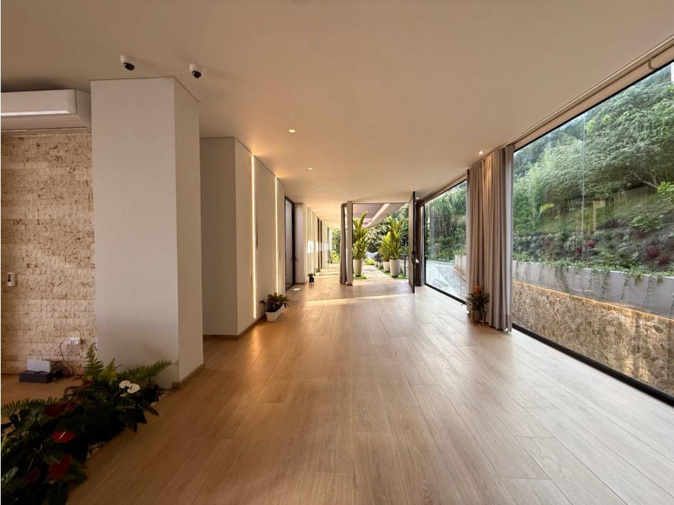 VENDEMOS CASA DE LUJO PARA ESTRENAR CON SÚPER VISTA EN UNIDAD CERRADA — foto 6