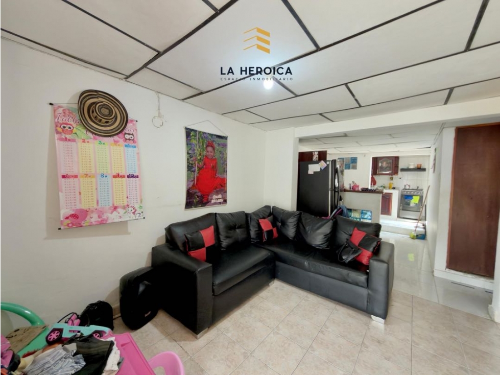 VENDEMOS CASA EN BLASDELEZO