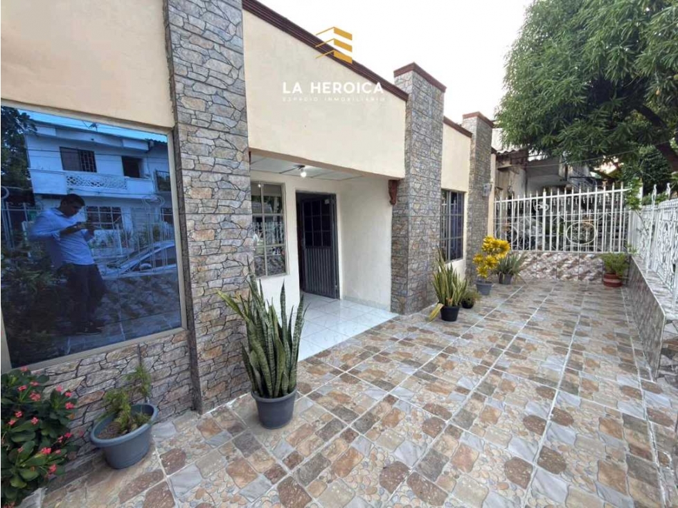 VENDEMOS CASA EN BLASDELEZO-Cartagena