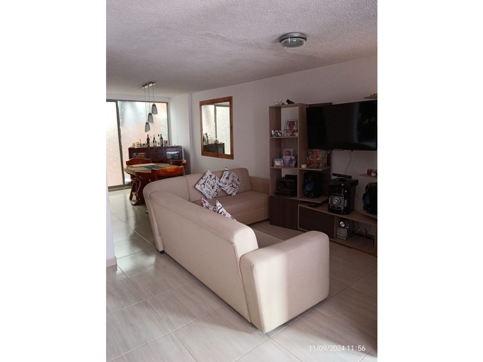 VENDEMOS CASA EN EL TRIANON