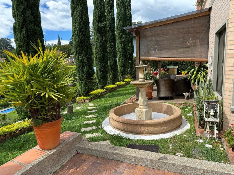 VENDEMOS CASA EN ENVIGADO