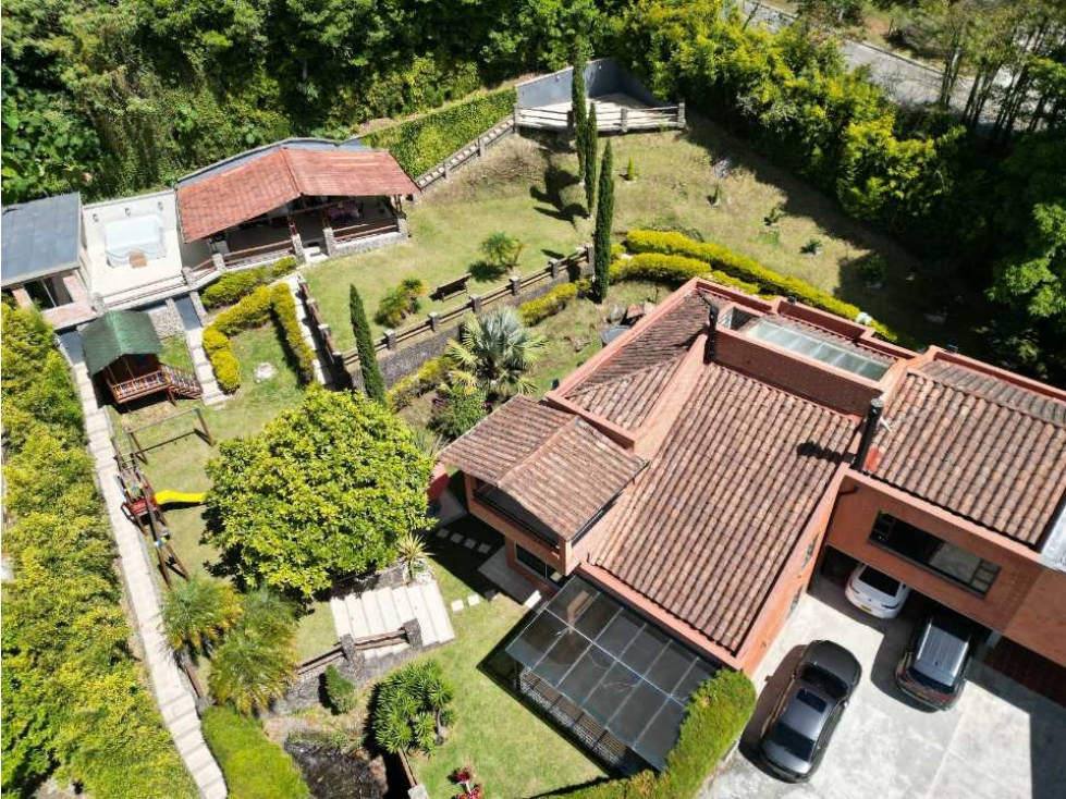 VENDEMOS CASA EN LAS PALMAS
