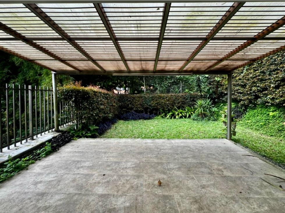 VENDEMOS CASA EN PARTE BAJA DEL CHOCHO