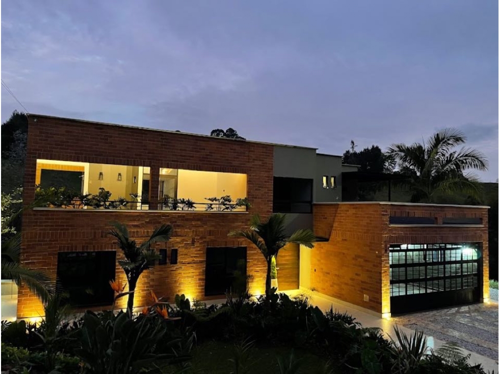VENDEMOS CASA EN RIONEGRO - LLANOGRANDE SECTOR TABLAZO