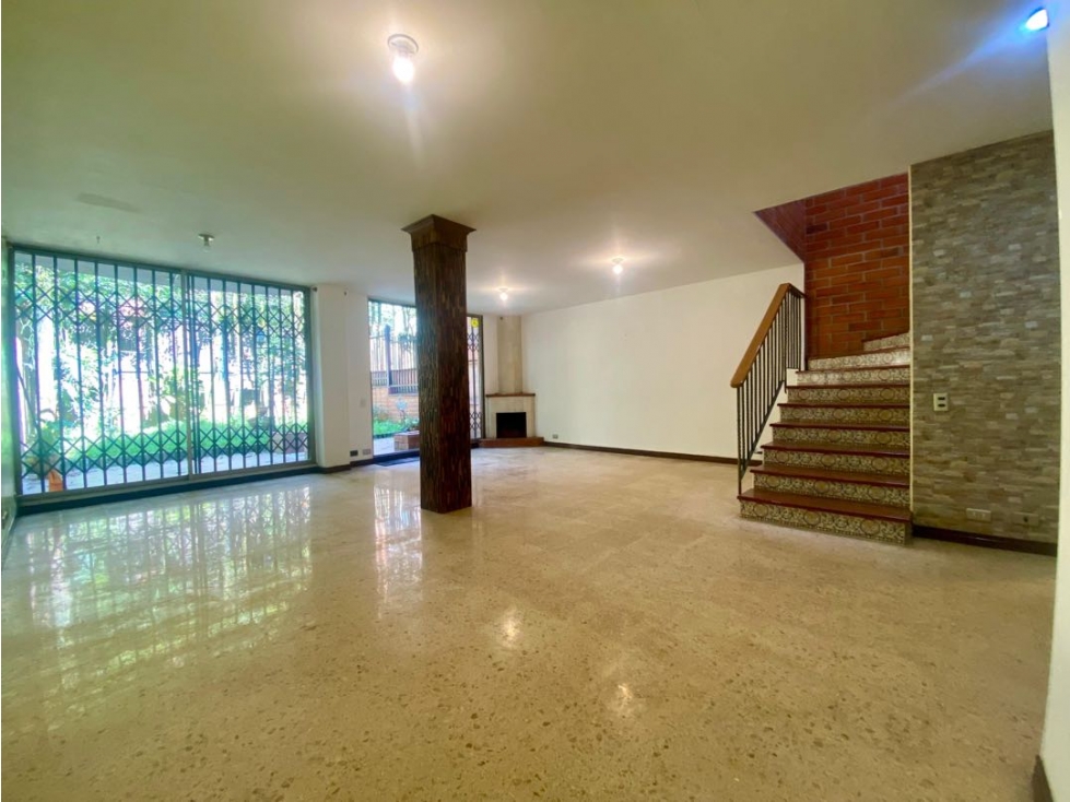 VENDEMOS CASA EN SURAMERICA