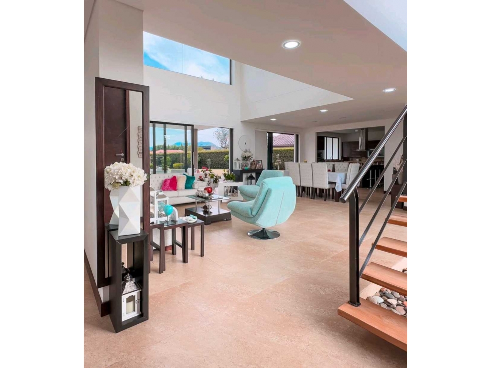 VENDEMOS CASA EN UNA DE LAS PARCELACIONES MÁS COTIZADAS DE LLANOGRANDE — foto 4